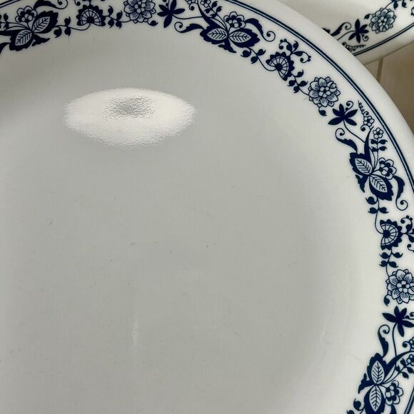 Corning Corelle 10.25" Blue Onion Pattern Vintage Dinner Plates, Set of 2 - Picture 4 of 8